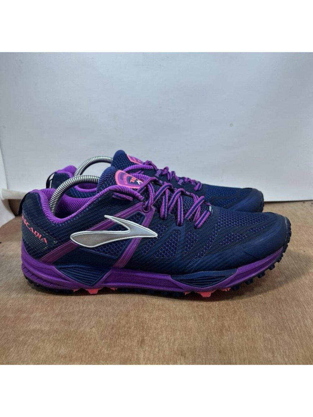 Brooks Cascadia 10 Women's Size 11 Trail Running Shoes Blue Purple